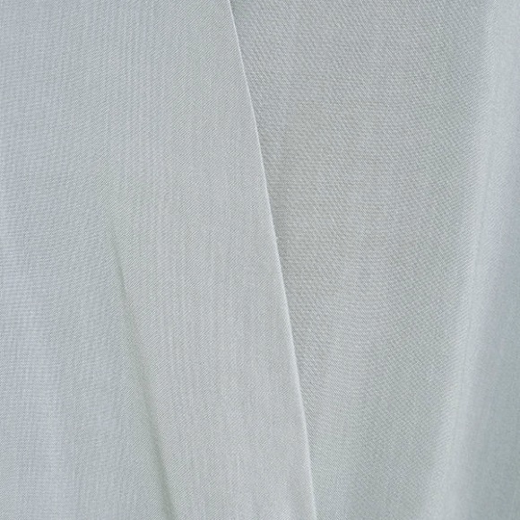 Twist and That Grey Dress - Picture 5 of 7